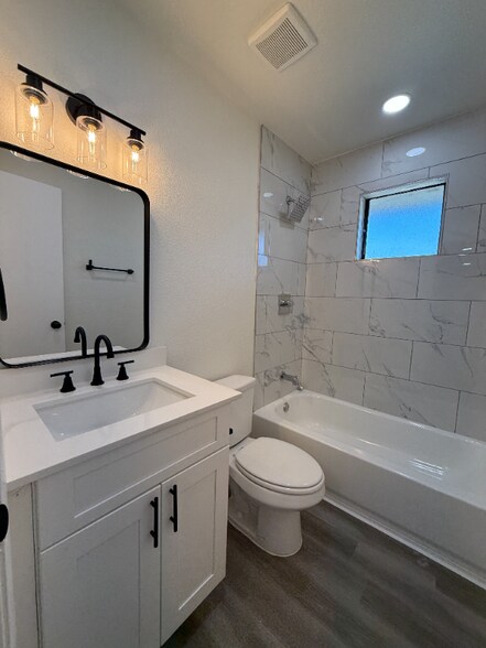 Building Photo - 5221 Bonita Ave