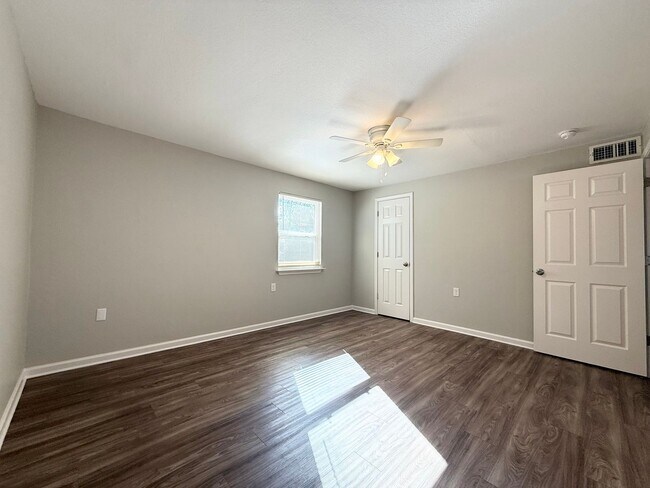 Building Photo - 3711 Bowers St