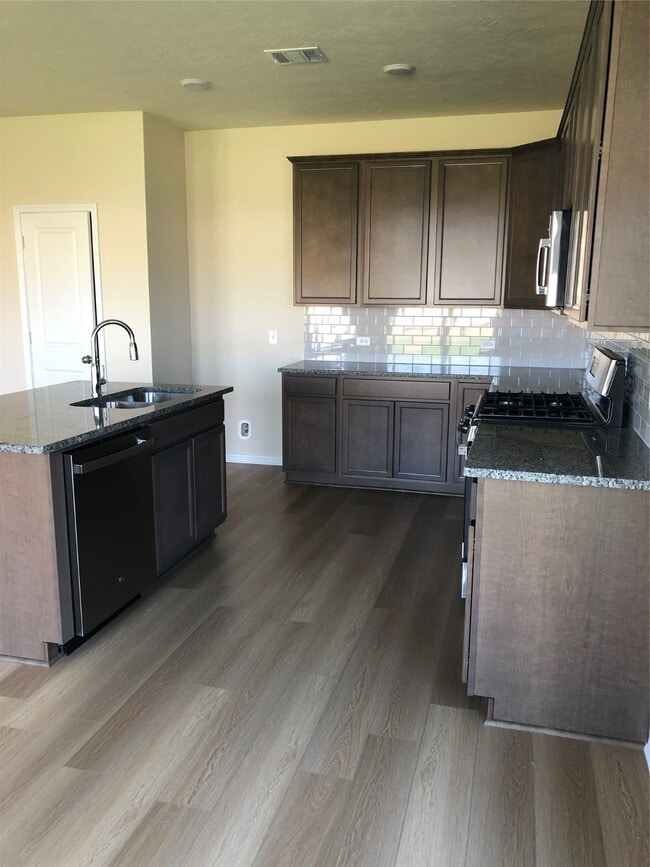 Building Photo - 1006 Old Vine Rd