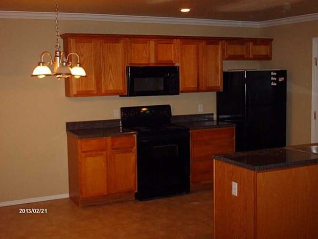Building Photo - 2155 Skyler Dr