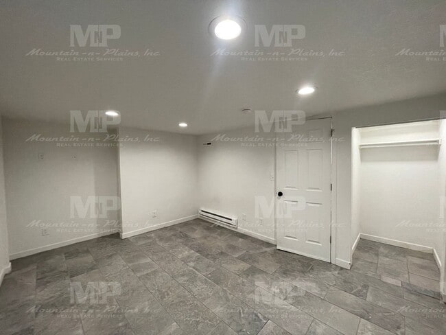 Building Photo - 610 S Loomis Ave