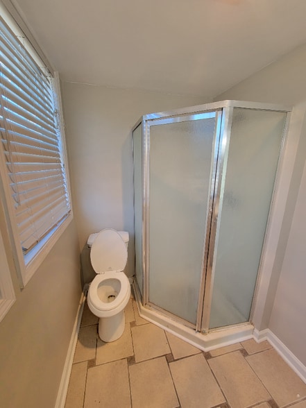 Building Photo - 710 Fairview Ave