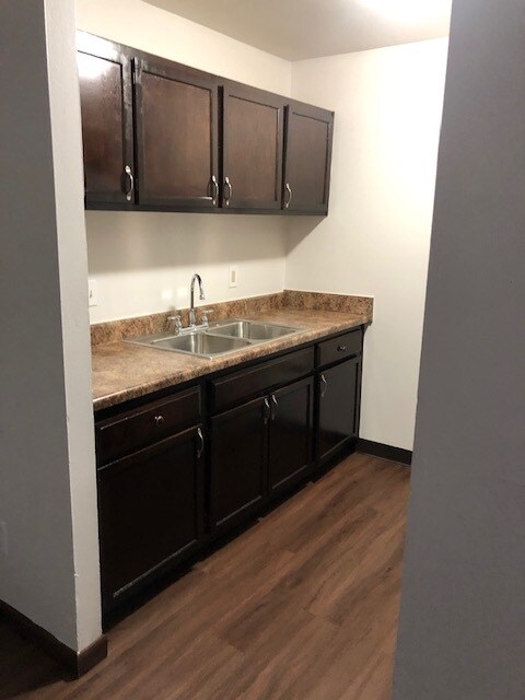 Building Photo - 1911 Greenway Cross