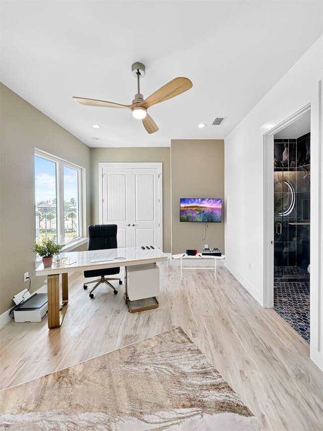 Building Photo - Waterfront Johns Pass Luxury | Steps to Beach + Pool, Hot Tub & Dock