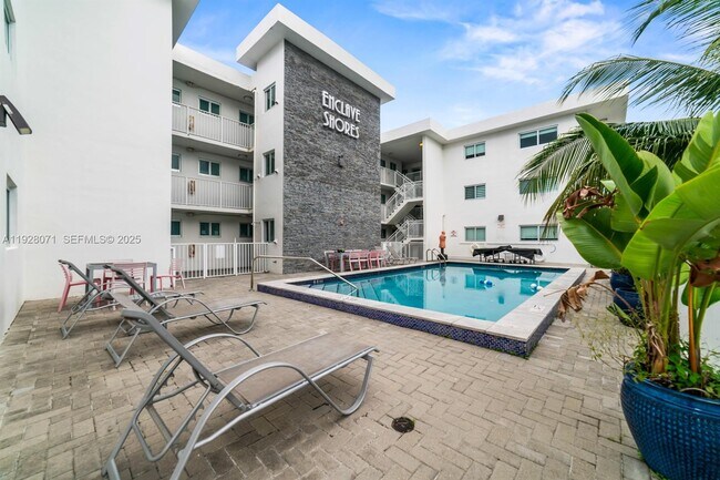 Building Photo - 3755 NE 167th St