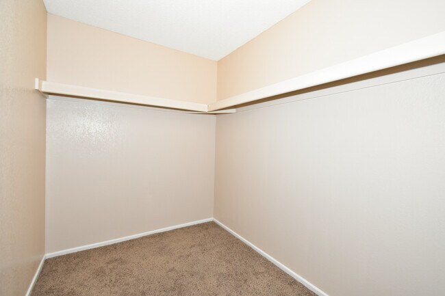 Building Photo - 7342 E 24th Ln
