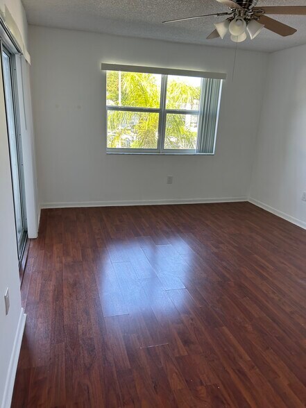 Building Photo - 8600 SW 212th St