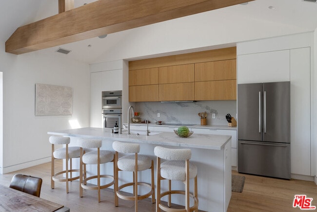Building Photo - 5265 Dahlia Dr