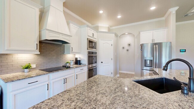Building Photo - SOLAR PANEL 4 BEDROOM HOME  IN HERITAGE OAKS!