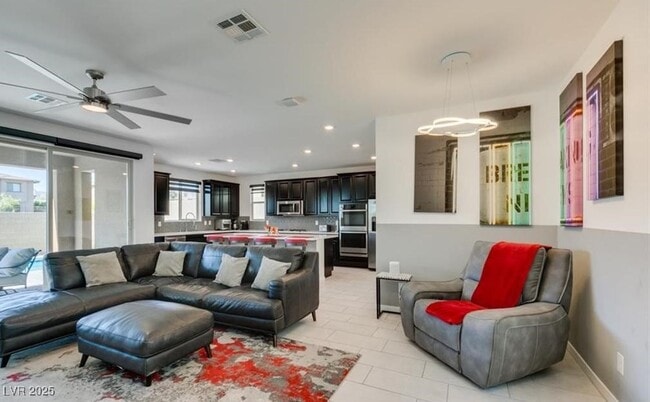 Building Photo - 713 Foreign Reef Wy