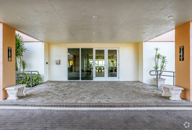 Entrance - Longboat Harbor Towers