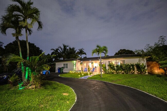 Building Photo - 391 NW 35th Ct