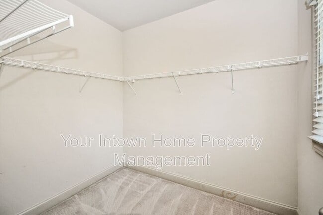Building Photo - 1896 Skyfall Cir