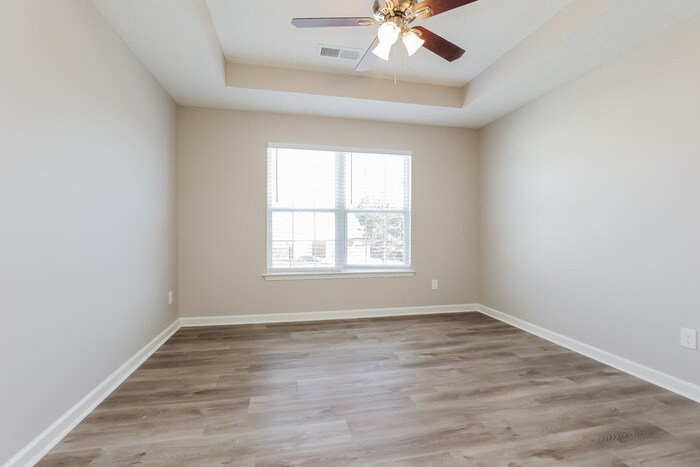 Building Photo - 710 Clear Cir