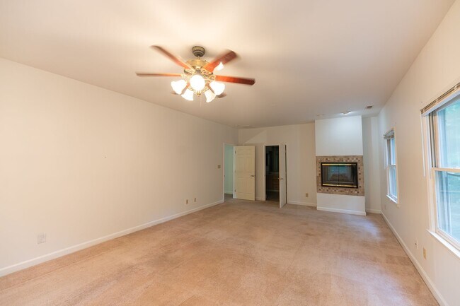 Building Photo - 4916 Gold Crest Dr