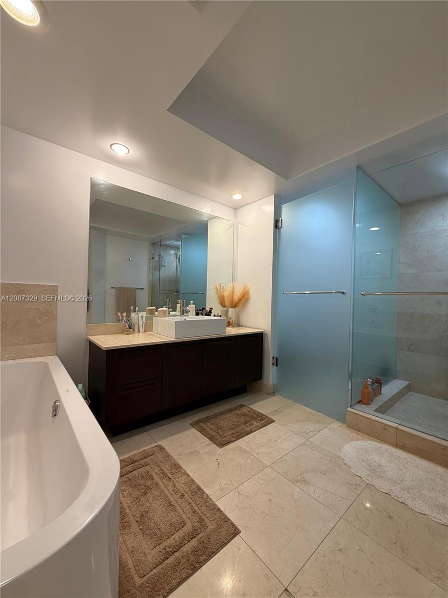 Building Photo - 200 Sunny Isles Blvd