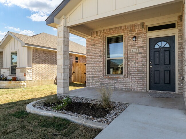 Building Photo - 5110 Rose Gdn Lp