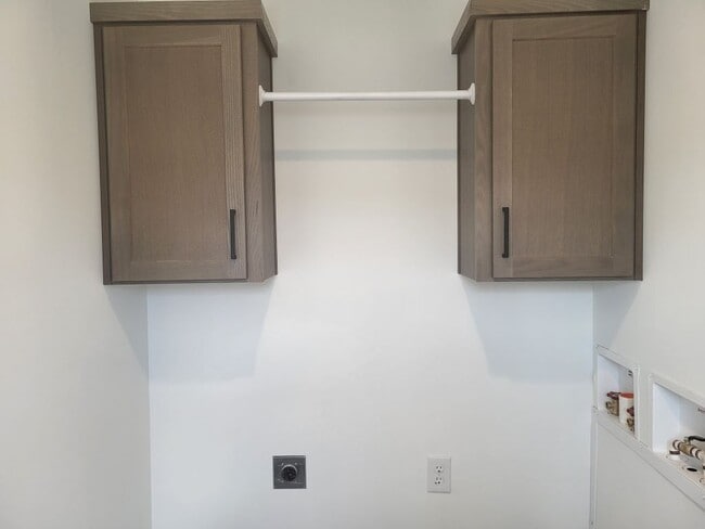 Building Photo - 3 Swan Ln