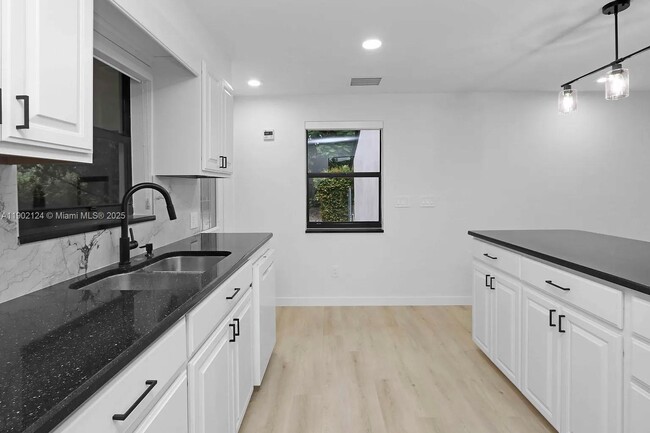 Building Photo - 5191 SW 67th Ave