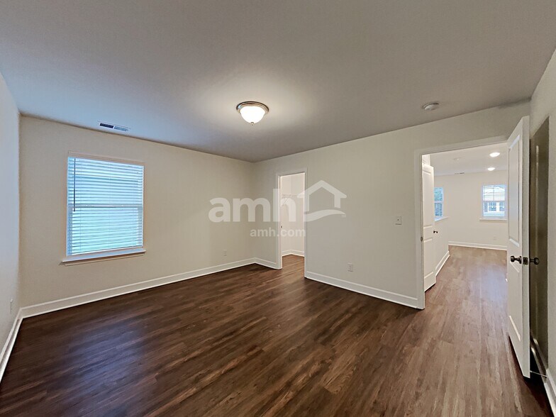 Building Photo - 4406 Erabele Dr