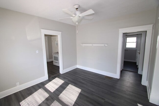 Building Photo - Quaint 2 Bed 1 Bath in Franklin