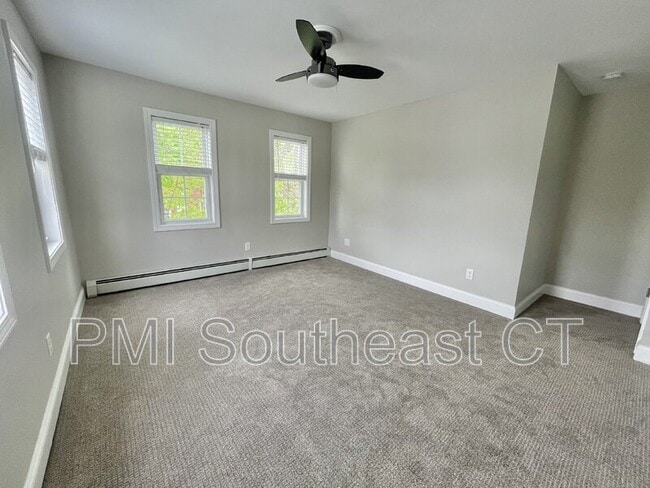 Building Photo - 253 Yantic St