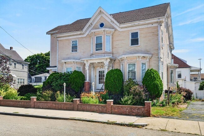 Building Photo - 57 Linden Ave