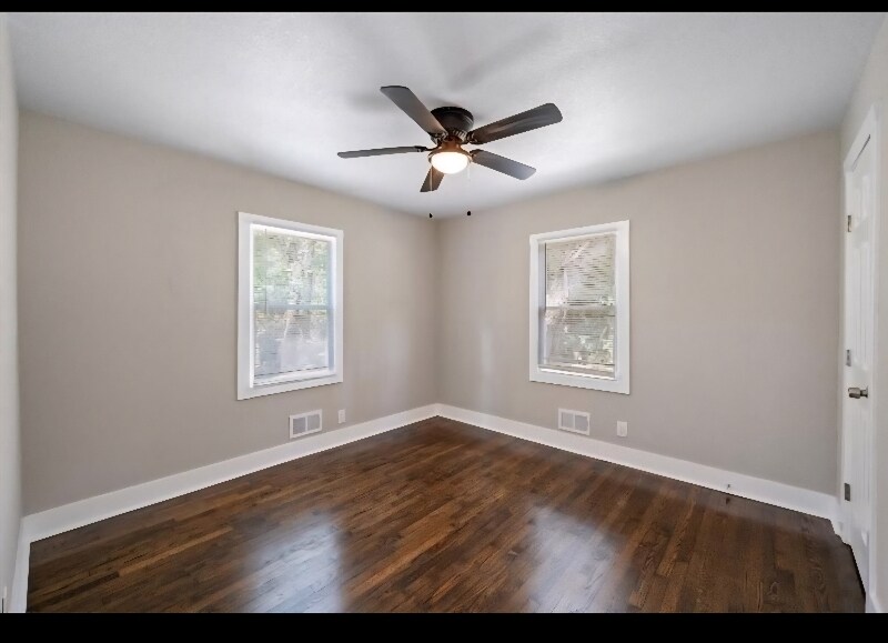 Building Photo - 5754 Indiana Ave