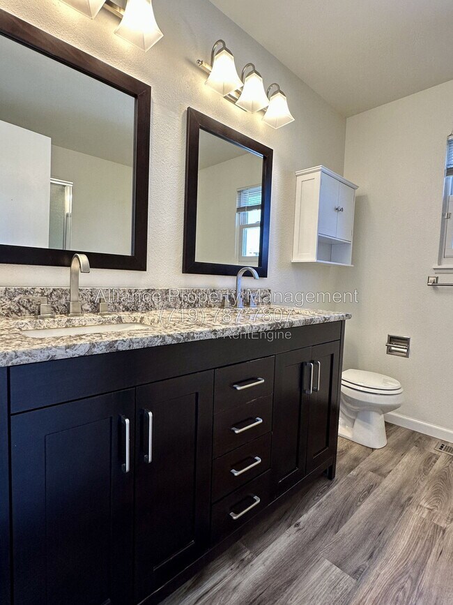 Building Photo - 965 Piros Dr