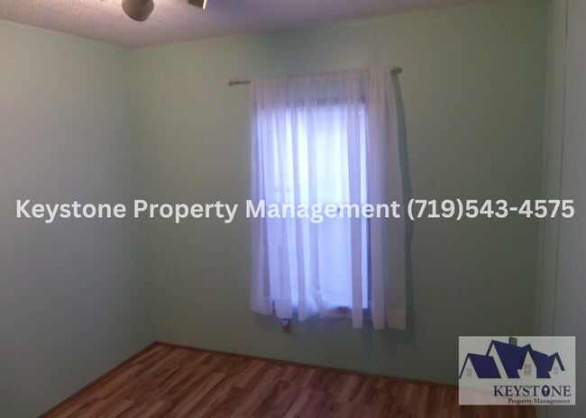 Building Photo - 886 S Dante Dr