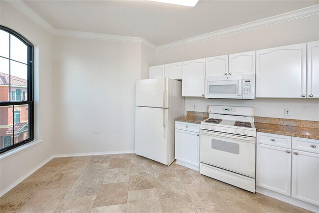 Building Photo - 2733 Via Cipriani