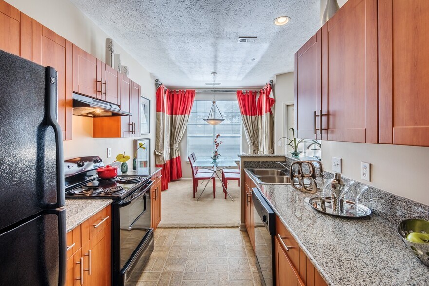 Westlake at Apartment Homes 3311 Woodhill Ln Fayetteville