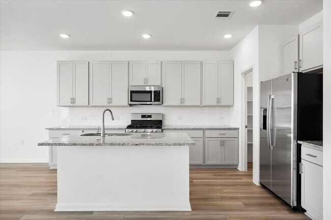 Building Photo - 1409 Alana Fls Ave