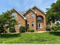 Building Photo - 1320 Club House Dr
