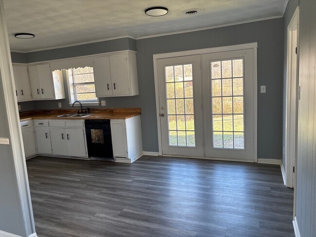 Building Photo - 177 Stardust Dr