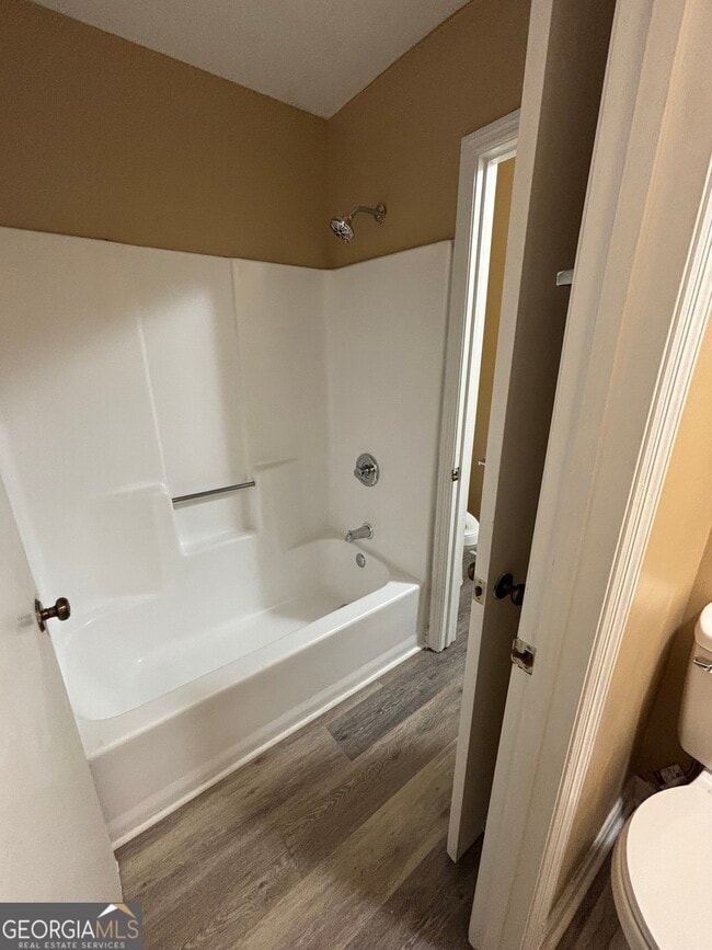 Building Photo - 207 Admiral's Walk Dr
