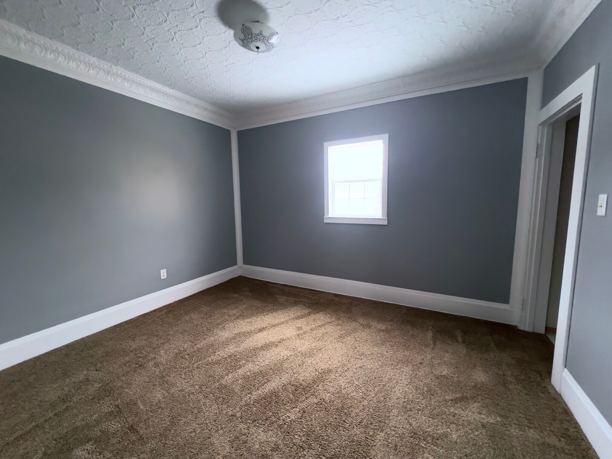 Building Photo - 15 Park Cir