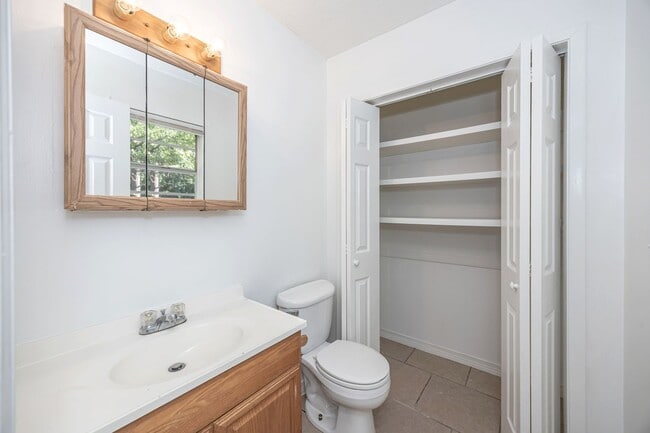 Building Photo - 3 Bedroom 1.5 Bath Home in Gautier!