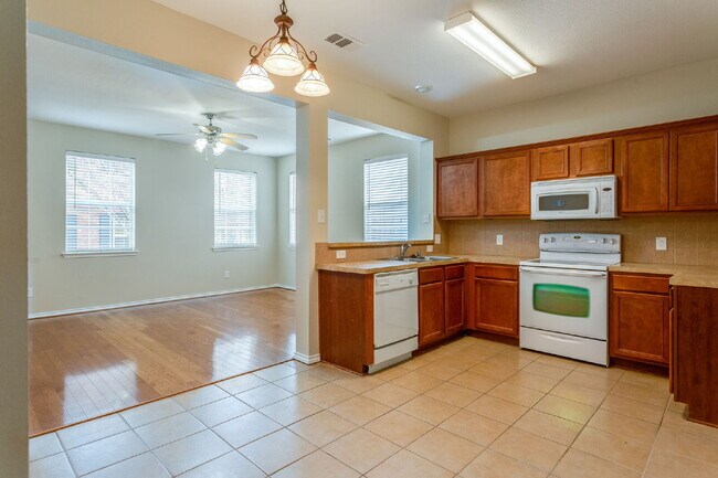 Building Photo - Richardson Townhome