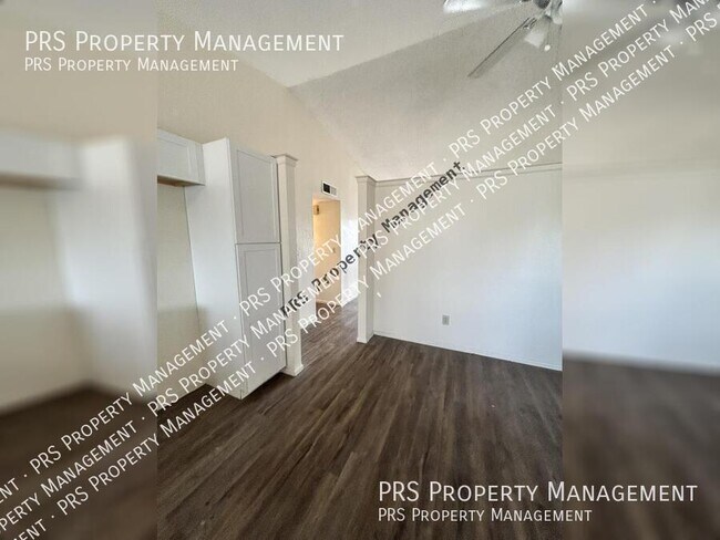 Building Photo - 3226 N Sycamore Pl