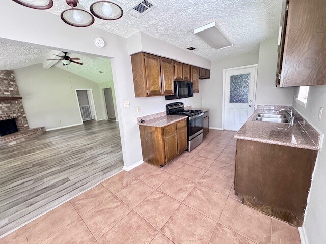 Building Photo - 5502 Maplegate Dr