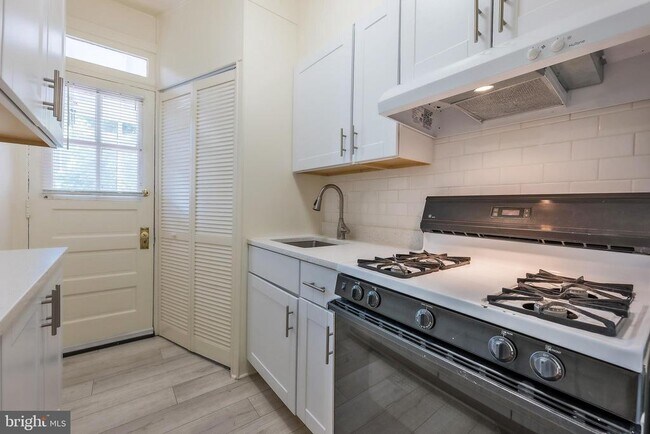 Building Photo - 2341 40th St NW