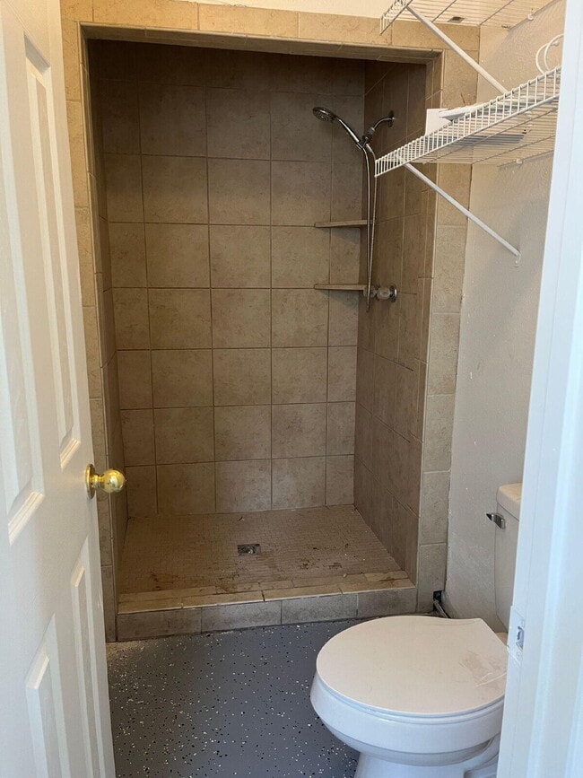 Building Photo - 1711 Norwich Ave