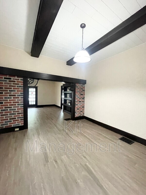 Building Photo - 4431 Commonwealth Ave