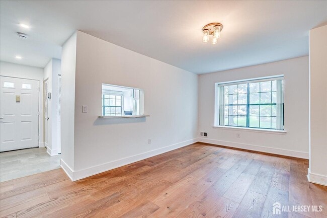 Building Photo - 369 Bromley Pl