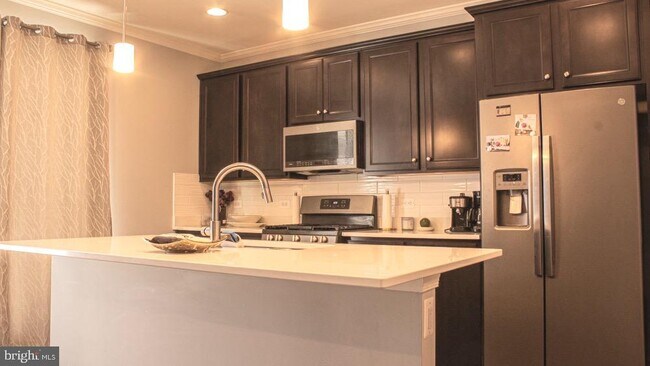 Building Photo - 145 Wayland Rd