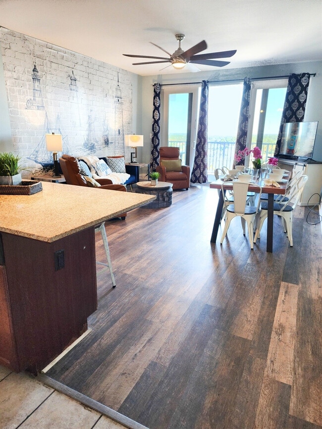 Building Photo - 102 Gulfside Ct