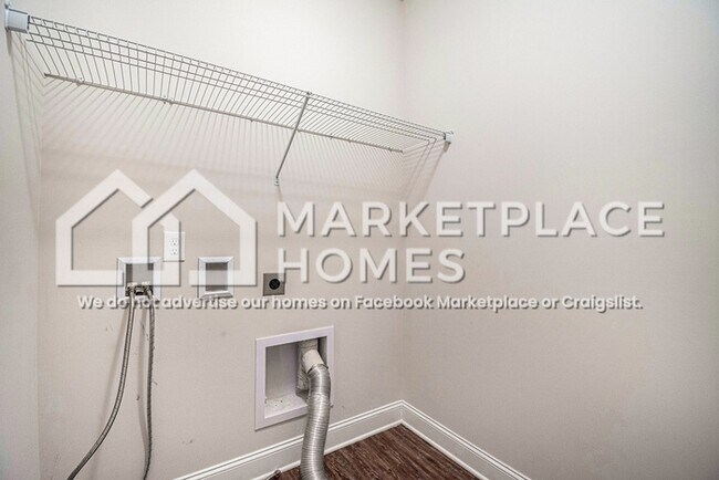 Building Photo - 16580 Demi Dr