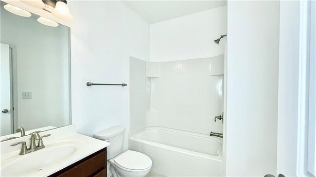 Building Photo - 436 Fieldview Ln