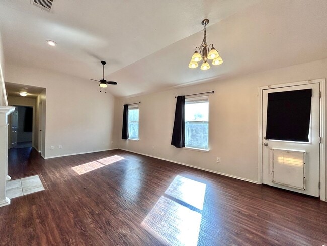 Building Photo - Bright and Comfortable 3BR/2BA Home with Garage & Backyard